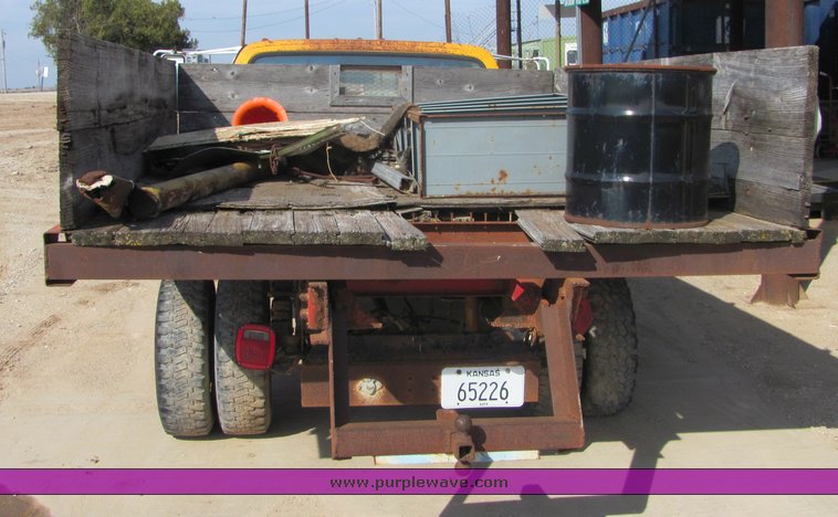 image for item 3506 1984 GMC C3500 pickup