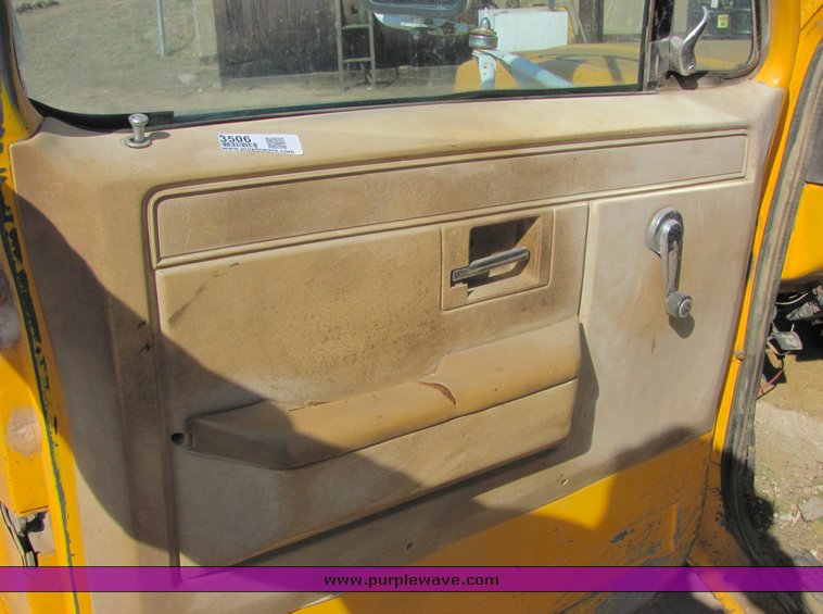 image for item 3506 1984 GMC C3500 pickup