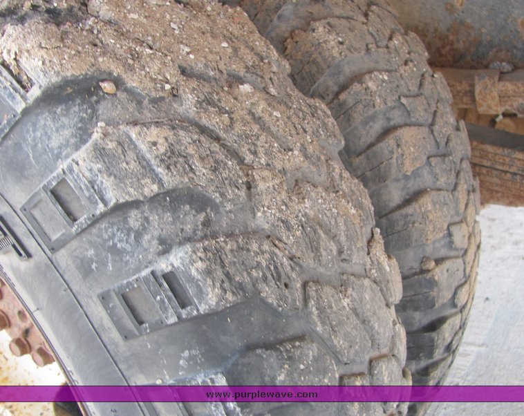 image for item 3506 1984 GMC C3500 pickup