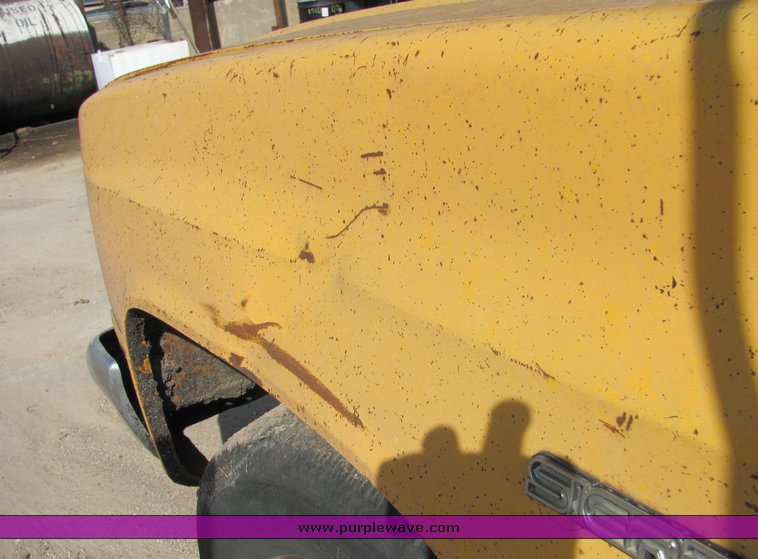 image for item 3506 1984 GMC C3500 pickup