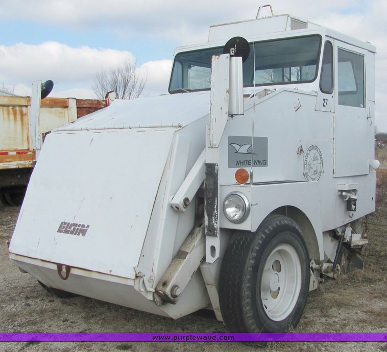 image for item 5076 1980 Elgin Pelican Street sweeper