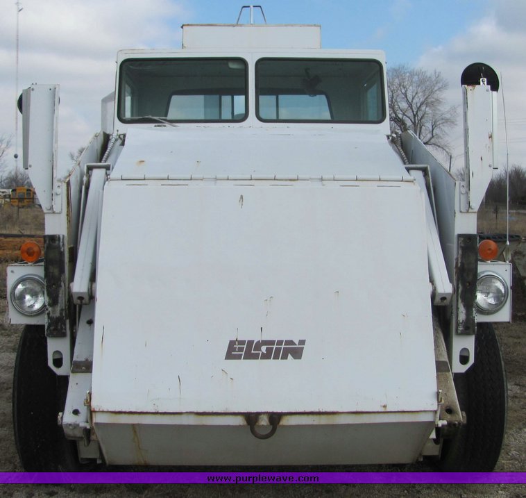 image for item 5076 1980 Elgin Pelican Street sweeper