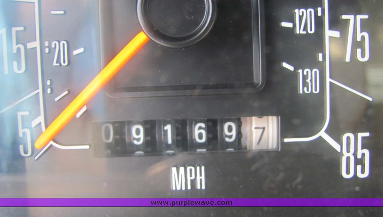 image for item 5077 1987 Ford E-350 Econoline ambulance