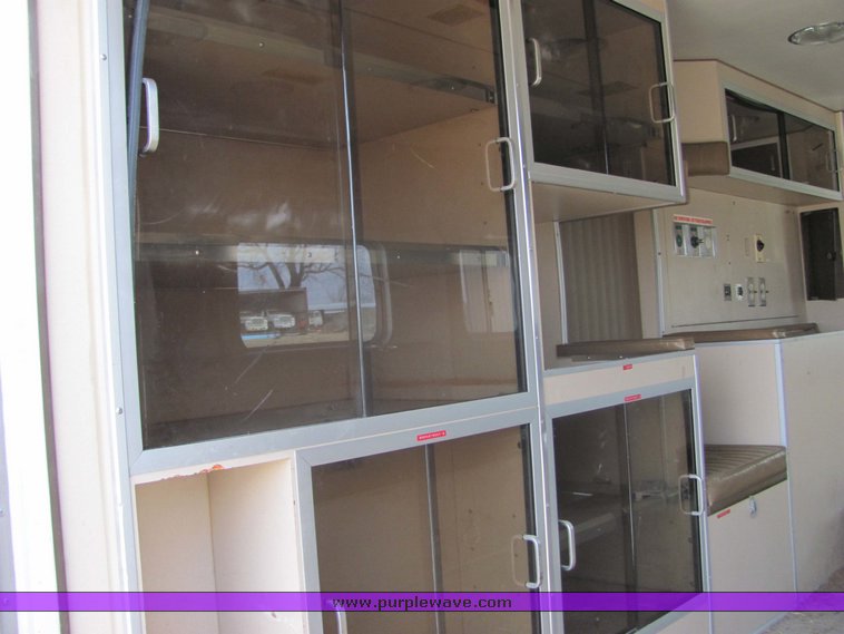 image for item 5077 1987 Ford E-350 Econoline ambulance