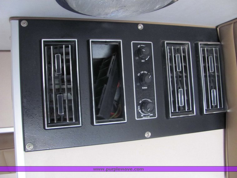 image for item 5077 1987 Ford E-350 Econoline ambulance