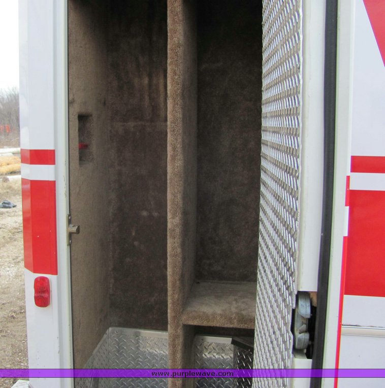 image for item 5077 1987 Ford E-350 Econoline ambulance