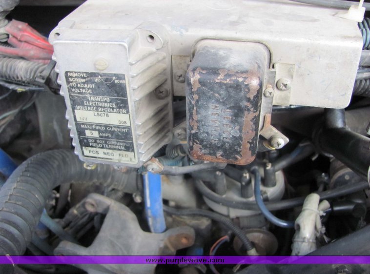 image for item 5077 1987 Ford E-350 Econoline ambulance