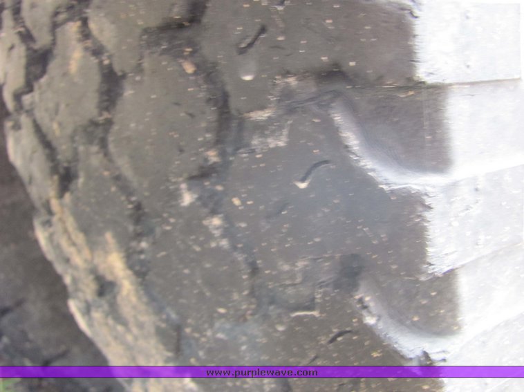 image for item 5077 1987 Ford E-350 Econoline ambulance