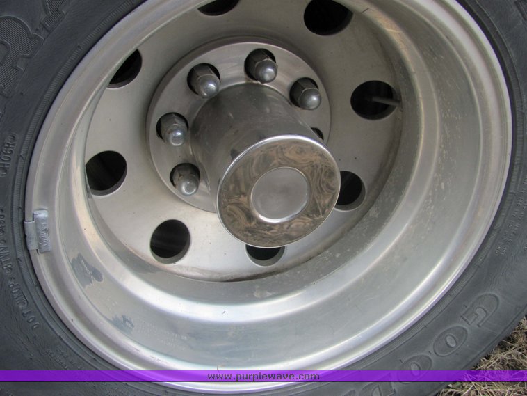 image for item 5077 1987 Ford E-350 Econoline ambulance