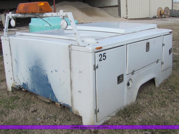 image for item 5078 Fiberglass service bed