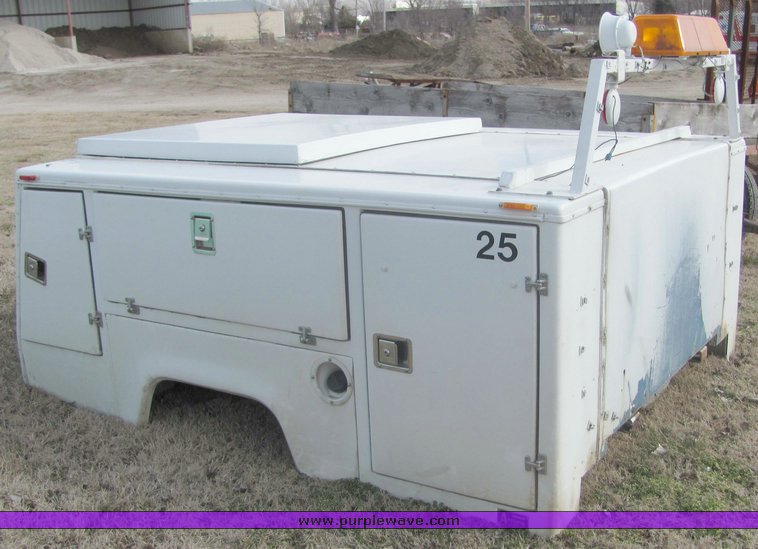 image for item 5078 Fiberglass service bed