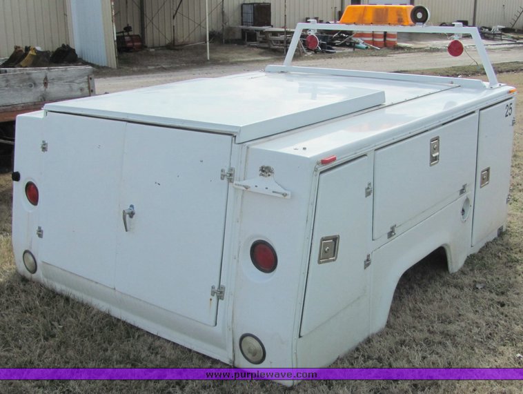 image for item 5078 Fiberglass service bed