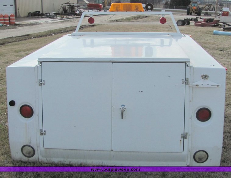 image for item 5078 Fiberglass service bed