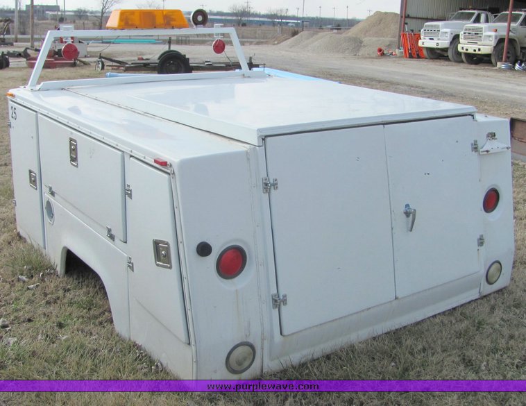 image for item 5078 Fiberglass service bed