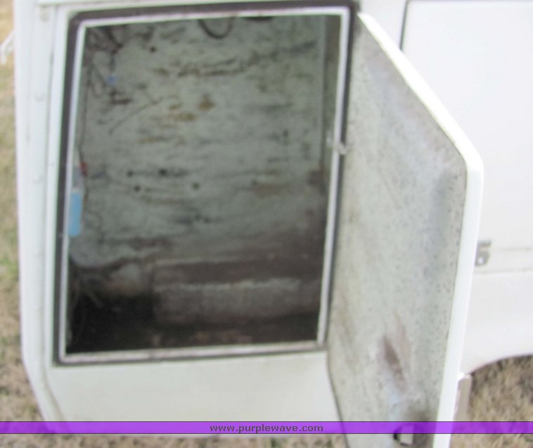 image for item 5078 Fiberglass service bed