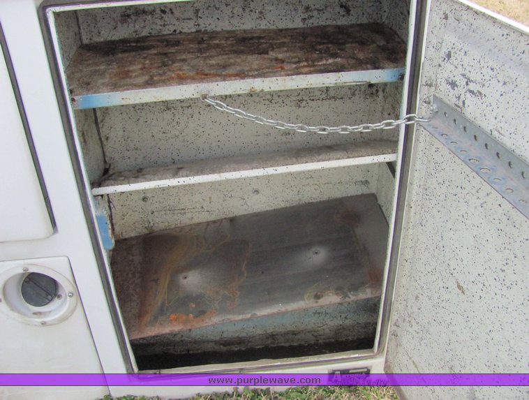 image for item 5078 Fiberglass service bed