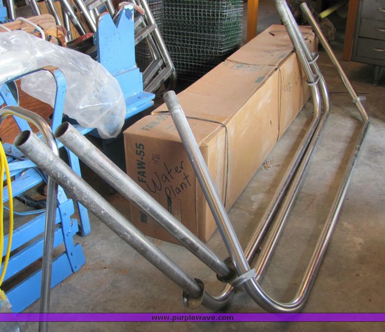 image for item 5080 Assorted pool supplies