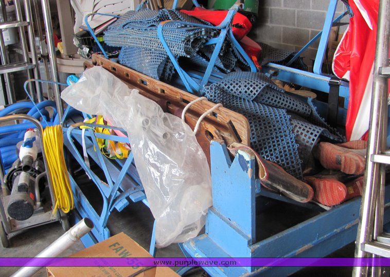 image for item 5080 Assorted pool supplies