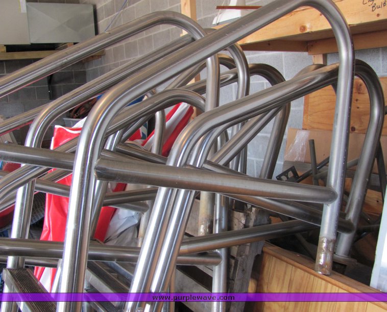 image for item 5080 Assorted pool supplies