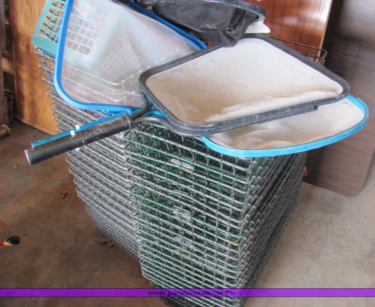 image for item 5080 Assorted pool supplies