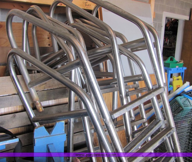 image for item 5080 Assorted pool supplies