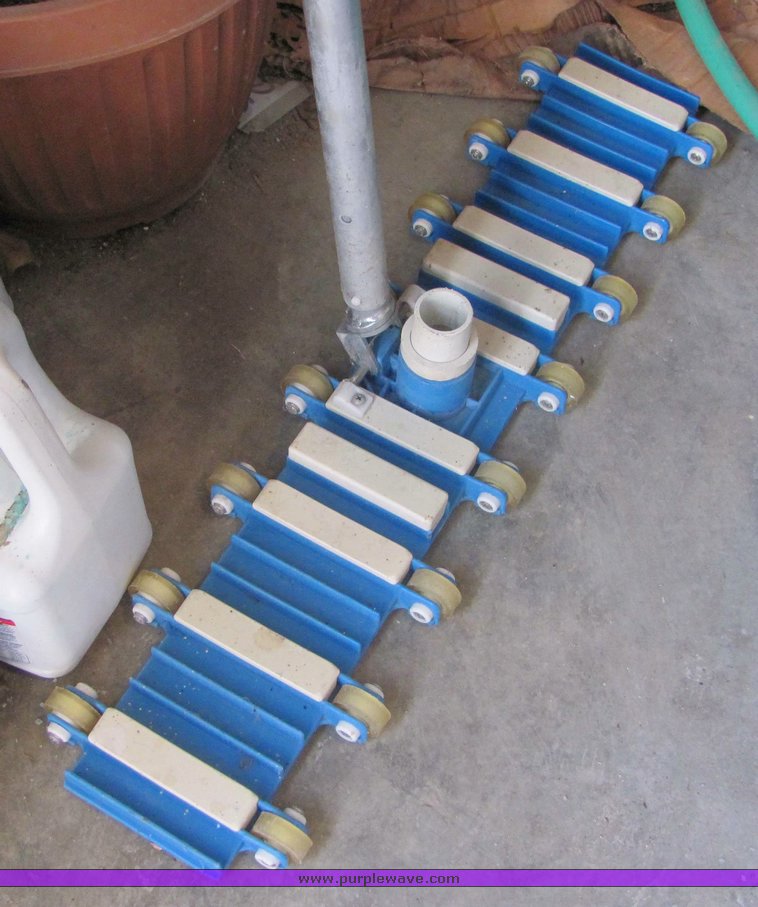 image for item 5080 Assorted pool supplies