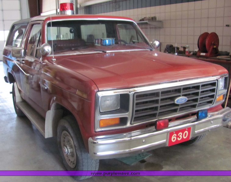 image for item 5122 1984 Ford Bronco