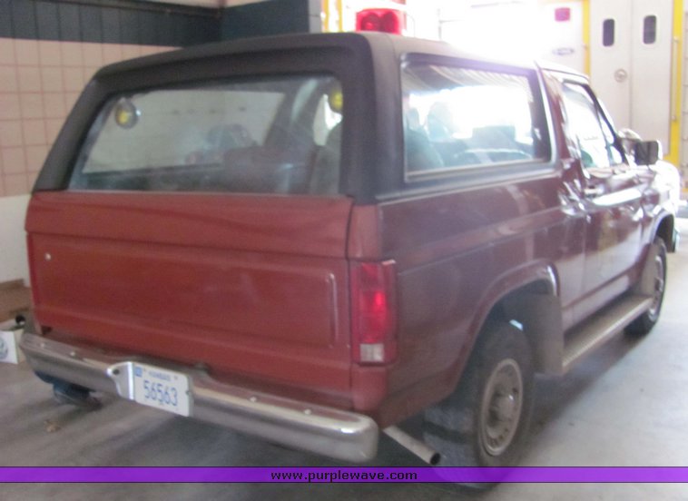 image for item 5122 1984 Ford Bronco