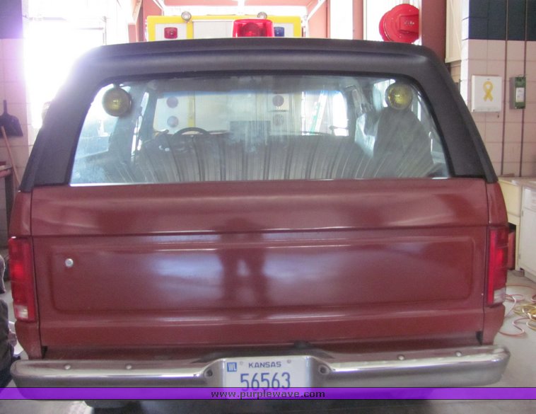 image for item 5122 1984 Ford Bronco