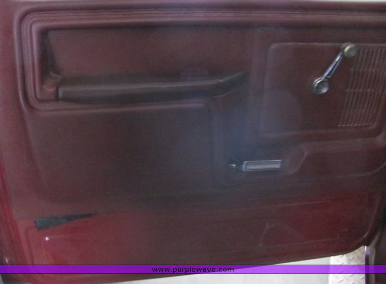 image for item 5122 1984 Ford Bronco