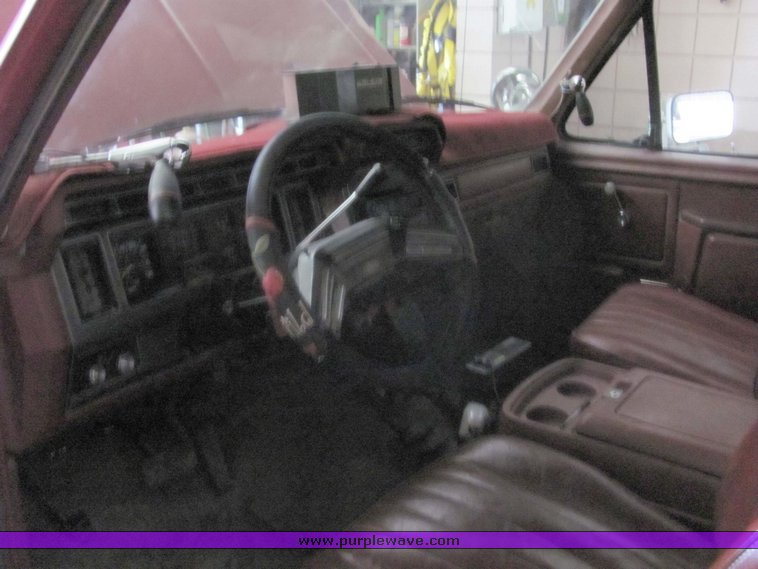 image for item 5122 1984 Ford Bronco