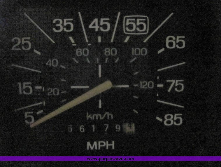 image for item 5122 1984 Ford Bronco