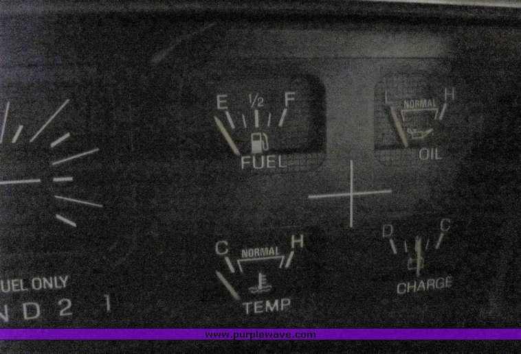 image for item 5122 1984 Ford Bronco