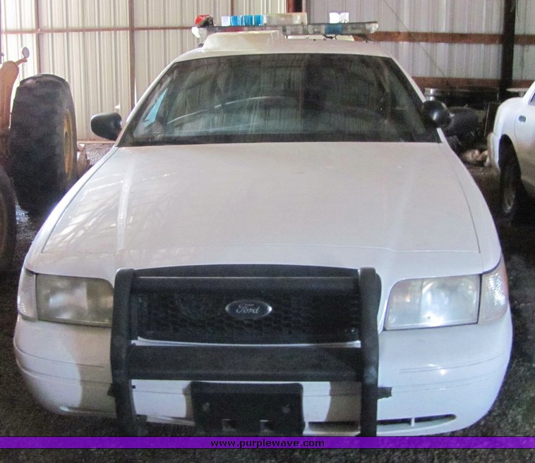 image for item 5123 2001 Ford Crown Victoria Police Interceptor