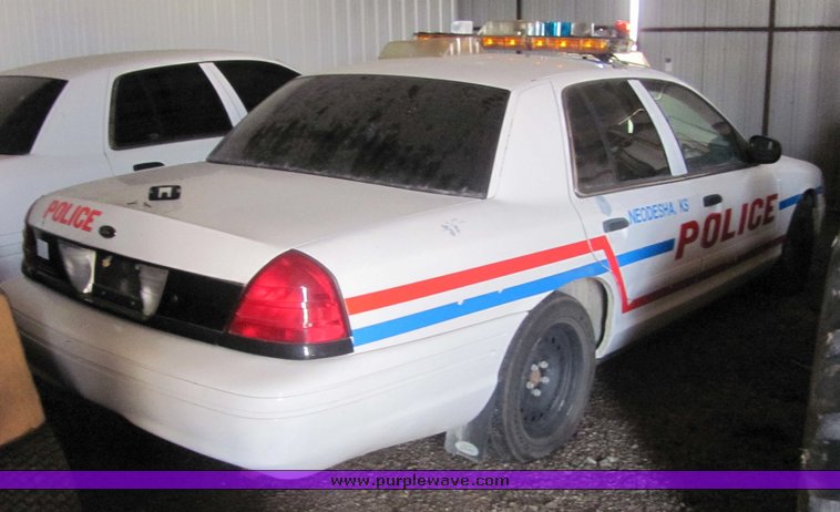 image for item 5123 2001 Ford Crown Victoria Police Interceptor