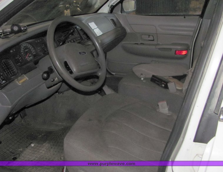 image for item 5123 2001 Ford Crown Victoria Police Interceptor