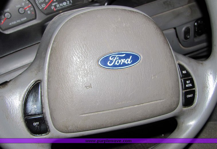 image for item 5123 2001 Ford Crown Victoria Police Interceptor