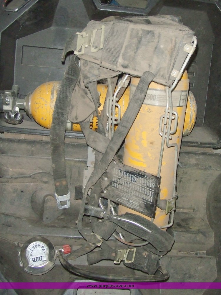 image for item 6692 (2) Scott Presur-Pak air tanks