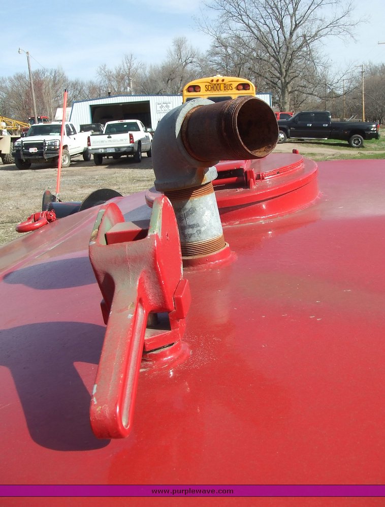 image for item 6695 600 gallon water tank