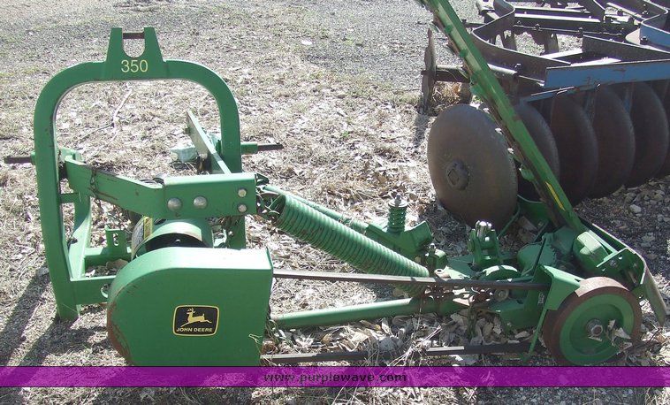 image for item 6705 John Deere 350 7' sickle mower
