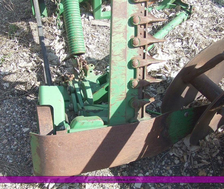 image for item 6705 John Deere 350 7' sickle mower