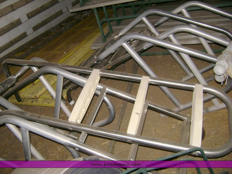 image for item 7032 Assorted swimming pool equipment