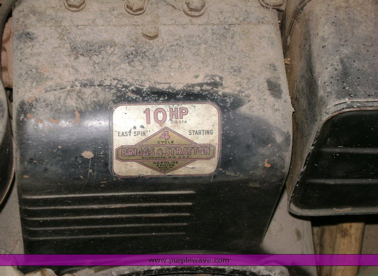 image for item 7043 Briggs and Stratton 10 HP gas motor