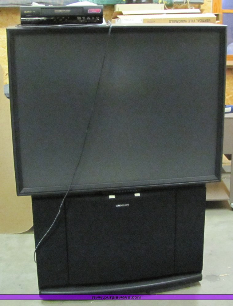 image for item 7494 Crosley 48" television