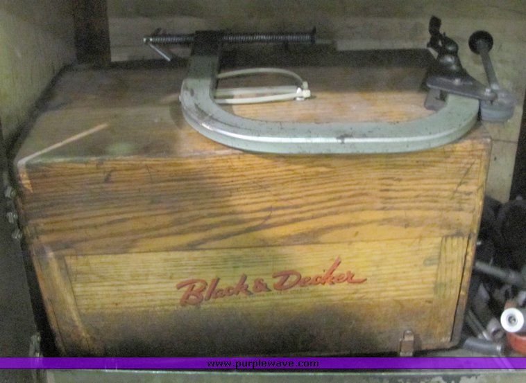 image for item 8304 Snap On VR200BM valve grinder