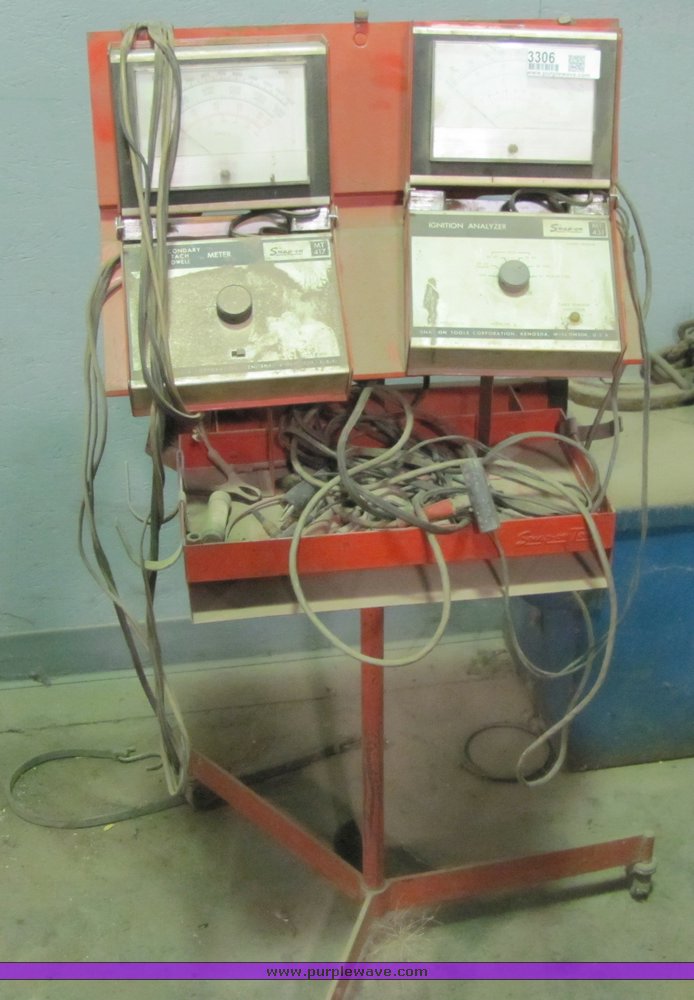 image for item 8306 Snap On 417 Dwell meter