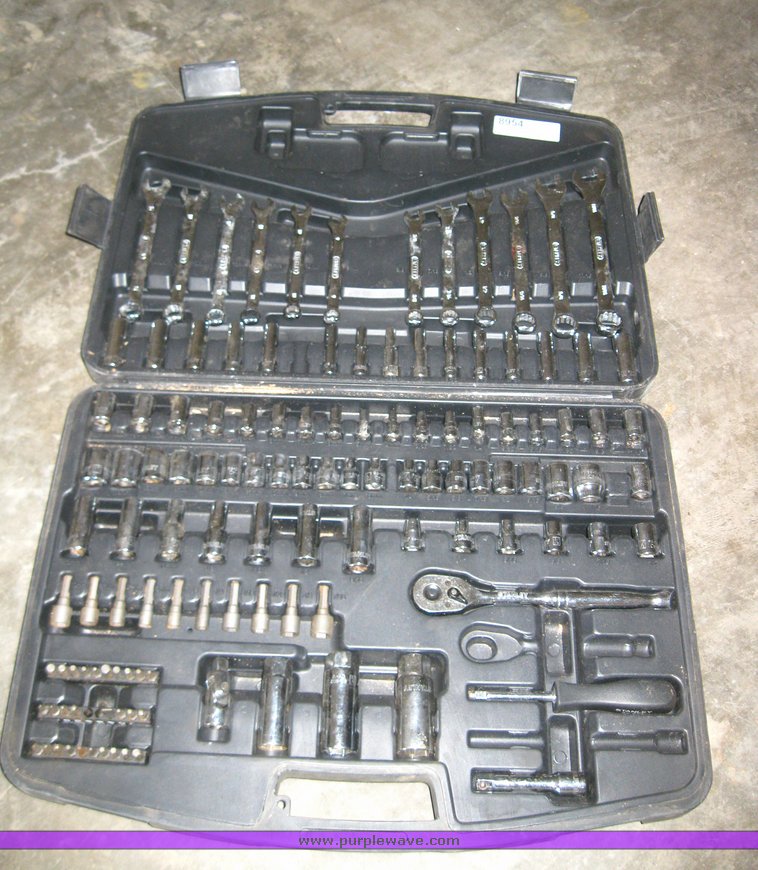 image for item 8954 Stanley combination wrench and ratchet set