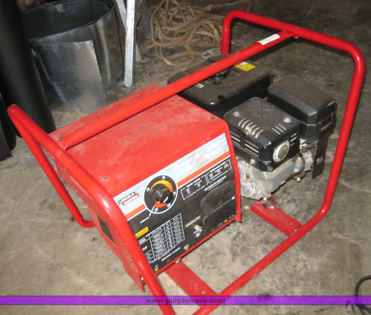 image for item 8961 Lincoln Electric 9hp generator