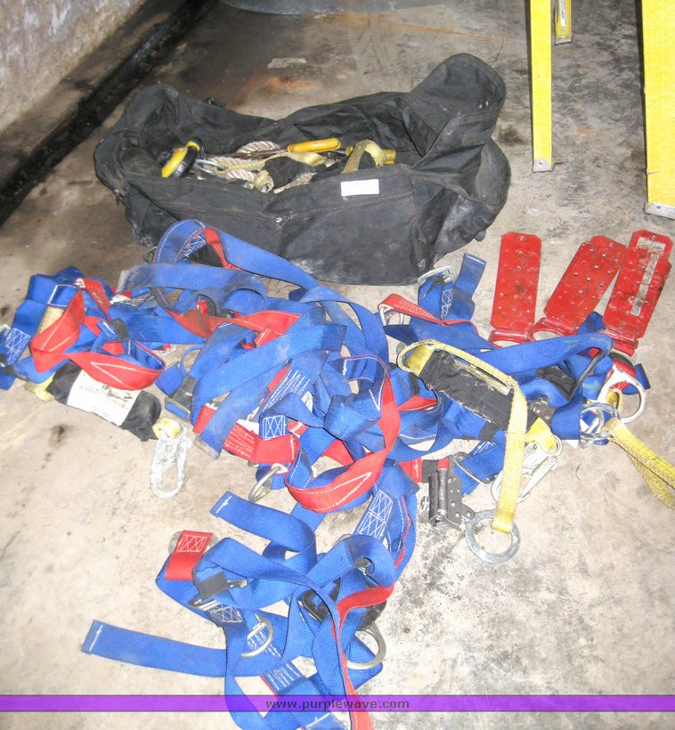 image for item 8971 Assorted safety gear and tools