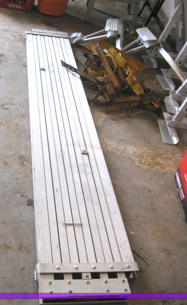 image for item 8972 Assorted tools